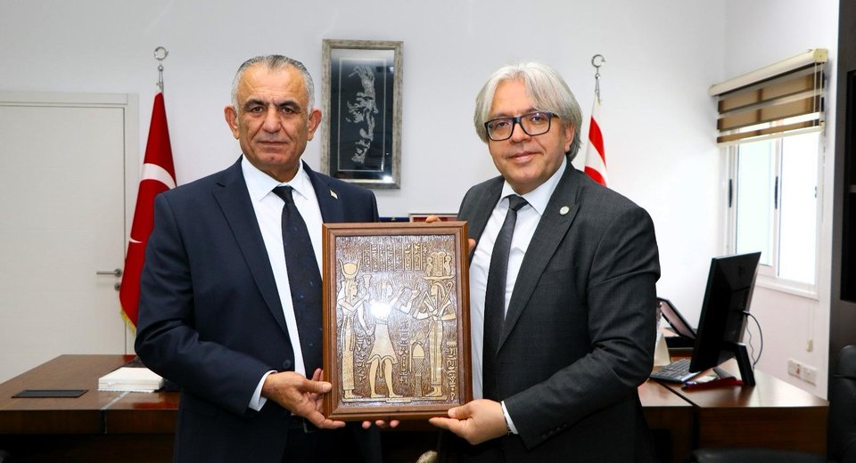 EYUDER Başkanı Sayın Doç. Dr. Adem ÇİLEK, KKTC Eğitim Bakanı Sayın Nazım Çavuşoğlu ile makamında görüştü.